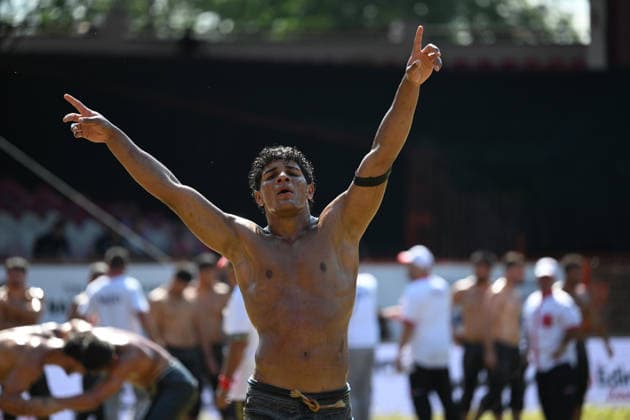 665th Historic Kirkpinar Oil Wrestling Festival in Turkiye s Edirne EDIRNE, TURKIYE - JULY 5: Oil wrestler Aydincan Gumusdag of Edirne celebrates after winning his bout during the third day of the 665th Historic Kirkpinar Oil Wrestling Festival at the Sarayici Er Meydani wrestling grounds in Edirne, Turkiye, on July 5, 2026. Gokhan Balci Anadolu Edirne Turkey. Editorial use only. Please get in touch for any other usage.  Copyright: x2026xAnadoluxGokhanxBalcix