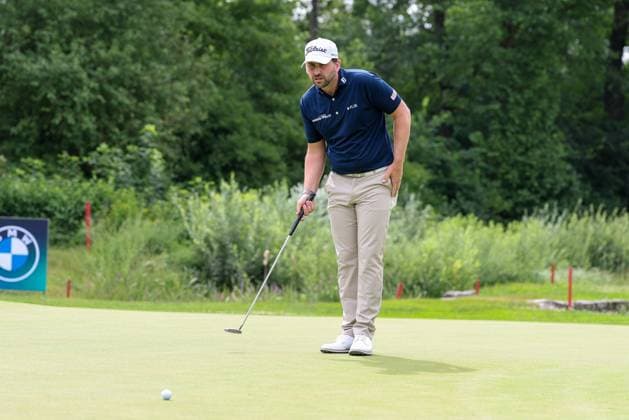 Nicolai von Dellingshausen (GER) beim lesen der Puttlinie, 37. BMW International Open 2026, Golf, DP World Tour, Herren, Finale, 05.07.2026 Eichenried Bayern Deutschland *** Nicolai von Dellingshausen (GER) reading the putt line, 37th BMW International Open 2026, Golf, DP World Tour, Men s, Final, July 5, 2026, Eichenried, Bavaria, Germany Copyright: xkolbert-press ChristianxKolbertx