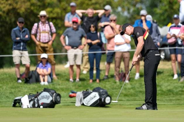 Finn Koelle (AM) (GER) beim Putten auf dem Green 11, 37. BMW International Open 2026, Golf, DP World Tour, Herren, Finale, 05.07.2026 Eichenried Bayern Deutschland *** Finn Koelle (GER) putting on the 11th green, 37th BMW International Open 2026, Golf, DP World Tour, Men s, Final, July 5, 2026, Eichenried, Bavaria, Germany Copyright: xkolbert-press ChristianxKolbertx