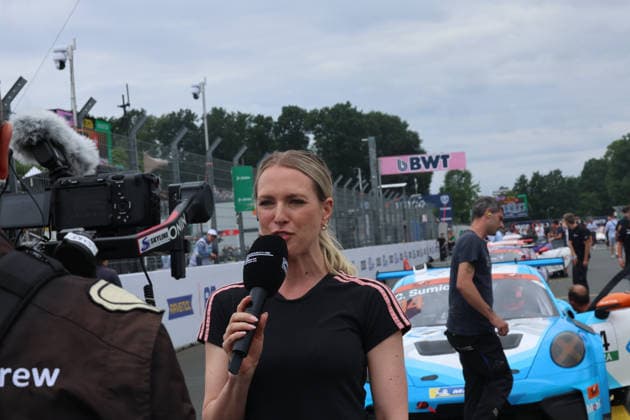 Nürnberg, Deutschland 03. - 05. Juli 2026: Porsche Sixt Carrera Cup Deutschland - 2026 - Norisring - Sonntag Rennen 2 Im Bild: Moderatorin des Porsche Cups Norisring Bayern *** Nuremberg, Germany, July 3–5, 2026 Porsche Sixt Carrera Cup Germany 2026 Norisring Sunday Race 2 Pictured: Host of the Porsche Cup at Norisring, Bavaria Copyright: xFotostandx xFabianxWernerx