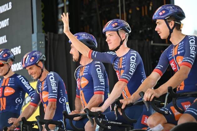 Tour de France 2026 Stage 2 BARCELONA, SPAIN - JULY 05 : Dhondt Robbe (BEL) of Team Picnic PostNL on the podium before the start of race during stage 2 of the 113rd edition of Tour de France an UCI World Tour 2.UWT cycling road race stage for Men Elite of 182 km with start in Tarragona and finish in Barcelona on July 5, 2026 in Barcelona, Spain, 05 07 2026 ( Motordriver Kurt Vandenborre - Barcelona Spain  Copyright: xSzymonxGruchalskix