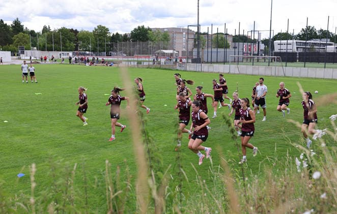 05.07.2026 - Fussball - 1. Frauen - Fussball - Bundesliga - Saison 2026 2027 - 1. FC Nürnberg Nuernberg FCN ( Club ) - Training Trainingsauftakt Saisonauftakt - Sportfoto Zink DaMa - xdaxma - Mannschaft Team wärmt sich auf *** July 5, 2026 Soccer Women s Soccer Bundesliga 2026–2027 Season 1. FC Nürnberg (FCN) Club Training First Training Session Start of the Season Sports Photo Zink DaMa xdaxma Team Warming Up