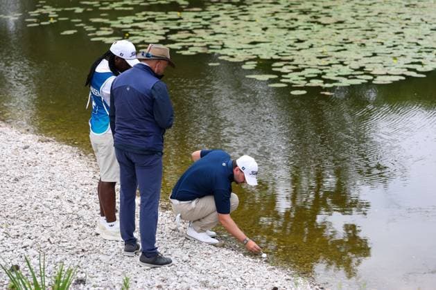 Nicolai von Dellingshausen (GER) schlaegt aus dem Wasser, 37. BMW International Open 2026, Golf, DP World Tour, Herren, Finale, 05.07.2026 Eichenried Bayern Deutschland *** Nicolai von Dellingshausen (GER) hits a shot out of the water, 37th BMW International Open 2026, Golf, DP World Tour, Men s, Final Round, July 5, 2026, Eichenried, Bavaria, Germany Copyright: xkolbert-press ChristianxKolbertx