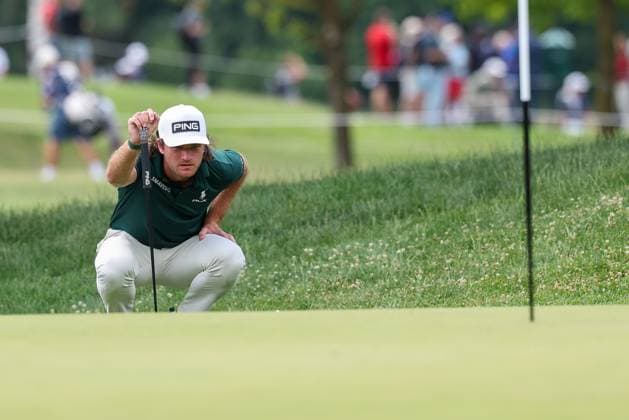 Freddy Schott (GER) beim lesen der Puttlinie, 37. BMW International Open 2026, Golf, DP World Tour, Herren, Finale, 05.07.2026 Eichenried Bayern Deutschland *** Freddy Schott (GER) reading the putt line, 37th BMW International Open 2026, Golf, DP World Tour, Men s, Final, July 5, 2026, Eichenried, Bavaria, Germany Copyright: xkolbert-press ChristianxKolbertx