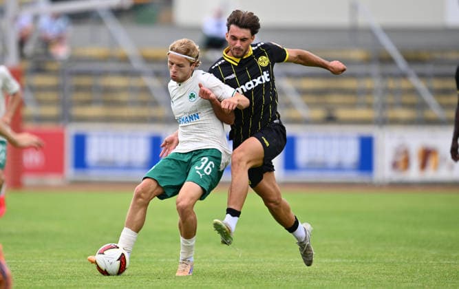 05.07.2026 - Fussball - Saison 2026 2027 - Testspiel Freundschaftsspiel - SpVgg Bayreuth - SpVgg Greuther Fürth ( Kleeblatt ) - - Sportfoto Zink - xwoxzix - regulations prohibit any use of photographs as image sequences and or quasi-video - only for editorial use - Philipp Müller (36, SpVgg Greuther Fürth ) Erijon Shaqiri (80,SpVgg Bayreuth ) *** July 5, 2026 Soccer Season 2026–2027 Exhibition Match Friendly Match SpVgg Bayreuth SpVgg Greuther Fürth Kleeblatt Sports Photo by Zink xwoxzix; regulations prohibit any use of photographs as image sequences and or quasi-video; for editorial use only. Philipp Müller 36, SpVgg Greuther Fürth; Erijon Shaqiri 80, SpVgg Bayreuth