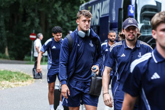 Fussball, 3.Liga Saison 2026 2027 Trainingslager MSV Duisburg 05.07.2026, Wageningsche Berg Ben Schlicke (MSV Duisburg, 40) Joshua Bitter (MSV Duisburg, 29) Wageningen Wageningse Berg Niederlande *** Sports, Soccer, 3rd Division, 2026–2027 Season, MSV Duisburg Training Camp, July 5, 2026, Wageningen Hill, Ben Schlicke, MSV Duisburg; 40, Joshua Bitter, MSV Duisburg; 29, Wageningen, Wageningen Hill, Netherlands