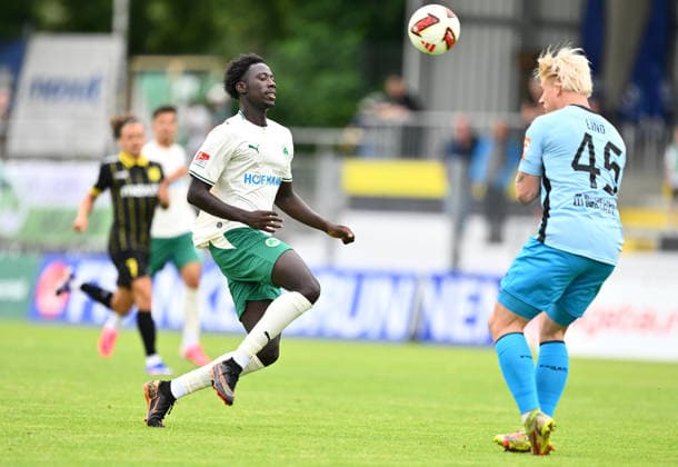 05.07.2026 - Fussball - Saison 2026 2027 - Testspiel Freundschaftsspiel - SpVgg Bayreuth - SpVgg Greuther Fürth ( Kleeblatt ) - - Sportfoto Zink - xwoxzix - regulations prohibit any use of photographs as image sequences and or quasi-video - only for editorial use - Omar Sillah (42, SpVgg Greuther Fürth ) Lino Kasten (45, SpVgg Bayreuth ) *** July 5, 2026 Soccer Season 2026–2027 Exhibition Match Friendly Match SpVgg Bayreuth SpVgg Greuther Fürth Kleeblatt Sports Photo Zink xwoxzix Regulations prohibit any use of photographs as image sequences and or quasi-video; for editorial use only. Omar Sillah 42, SpVgg Greuther Fürth Lino Kasten 45, SpVgg Bayreuth