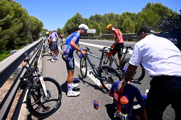 Tour de France 2026 Stage 2 BARCELONA, SPAIN - JULY 05 : Dhondt Robbe (BEL) of Team Picnic PostNL, Dillier Silvan (SUI) of Alpecin - Premier Tech, Charmig Anthon (DEN) of Uno-X Mobility in a crash during stage 2 of the 113rd edition of Tour de France an UCI World Tour 2.UWT cycling road race stage for Men Elite of 182 km with start in Tarragona and finish in Barcelona on July 5, 2026 in Barcelona, Spain, 05 07 2026 ( Motordriver Kurt Vandenborre - Barcelona Spain  Copyright: xTomasxSiskx