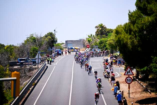 Tour de France 2026 Stage 2 BARCELONA, SPAIN - JULY 05 : Illustration picture of the peloton during stage 2 of the 113rd edition of Tour de France an UCI World Tour 2.UWT cycling road race stage for Men Elite of 182 km with start in Tarragona and finish in Barcelona on July 5, 2026 in Barcelona, Spain, 05 07 2026 ( Motordriver Kurt Vandenborre - Barcelona Spain  Copyright: xTomasxSiskx