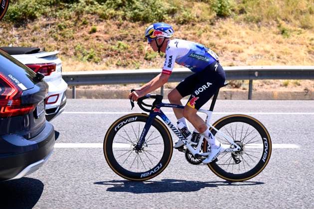 Tour de France 2026 Stage 2 BARCELONA, SPAIN - JULY 05 : Van Gils Maxim (BEL) of Red Bull - BORA - Hansgrohe in a crash during stage 2 of the 113rd edition of Tour de France an UCI World Tour 2.UWT cycling road race stage for Men Elite of 182 km with start in Tarragona and finish in Barcelona on July 5, 2026 in Barcelona, Spain, 05 07 2026 ( Motordriver Kurt Vandenborre - Barcelona Spain  Copyright: xTomasxSiskx