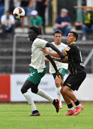 05.07.2026 - Fussball - Saison 2026 2027 - Testspiel Freundschaftsspiel - SpVgg Bayreuth - SpVgg Greuther Fürth ( Kleeblatt ) - - Sportfoto Zink - xwoxzix - regulations prohibit any use of photographs as image sequences and or quasi-video - only for editorial use - Omar Sillah (42, SpVgg Greuther Fürth ) Denis Latifovic (6, SpVgg Bayreuth ) *** July 5, 2026 Soccer Season 2026–2027 Exhibition Match Friendly Match SpVgg Bayreuth SpVgg Greuther Fürth Kleeblatt Sports Photo by Zink xwoxzix; regulations prohibit any use of photographs as image sequences and or quasi-video; for editorial use only. Omar Sillah 42, SpVgg Greuther Fürth; Denis Latifovic 6, SpVgg Bayreuth