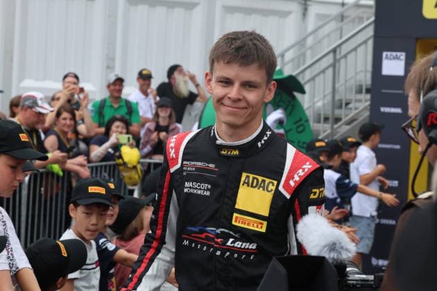 Nürnberg, Deutschland 03. - 05. Juli 2026: DTM - 2026 - Norisring - Sonntag Rennen 2 Im Bild: Bastian Buus (DEN 29) im Portrait bei der Fahrerpräsentation Norisring Bayern *** Nuremberg, Germany, July 3–5, 2026, DTM 2026 Norisring, Sunday, Race 2. Pictured: Bastian Buus (DEN 29) during the driver presentation at the Norisring in Bavaria Copyright: xFotostandx xFabianxWernerx