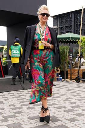 FORMULA ONE BRITISH GRAND PRIX 2026 Hannah Waddingham arriving for race day during the Formula 1 Pirelli British Grand Prix 2026, 9th round of the 2026 Formula 1 World Championship, WM, Weltmeisterschaft from 3rd - 5th July, 2026 at the Silverstone Circuit, Silverstone, England. Credit: Robbie Hoad Every Second Media Editorial use only. All images are copyright Every Second Media Limited. No images may be reproduced without prior permission. Copyright: xIMAGO EveryxSecondxMediax ESM-2060-0669 RobbiexHoadx xEveryxSecondxMediax