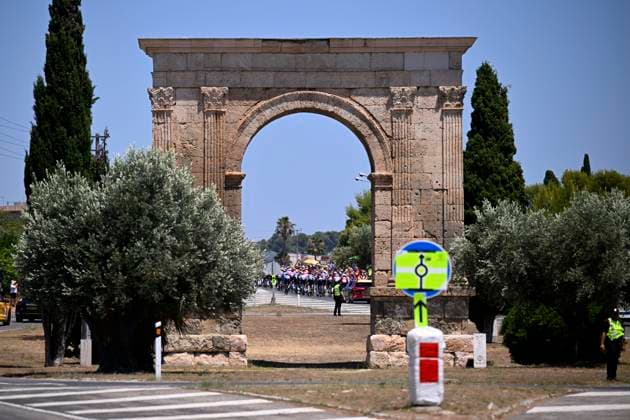 Tour de France 2026 Stage 2 BARCELONA, SPAIN - JULY 05 : Illustration picture of the peloton during stage 2 of the 113rd edition of Tour de France an UCI World Tour 2.UWT cycling road race stage for Men Elite of 182 km with start in Tarragona and finish in Barcelona on July 5, 2026 in Barcelona, Spain, 05 07 2026 ( Motordriver Kurt Vandenborre - Barcelona Spain  Copyright: xTomasxSiskx