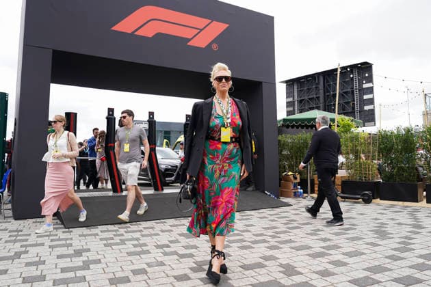 FORMULA ONE BRITISH GRAND PRIX 2026 Hannah Waddingham arriving for race day during the Formula 1 Pirelli British Grand Prix 2026, 9th round of the 2026 Formula 1 World Championship, WM, Weltmeisterschaft from 3rd - 5th July, 2026 at the Silverstone Circuit, Silverstone, England. Credit: Robbie Hoad Every Second Media Editorial use only. All images are copyright Every Second Media Limited. No images may be reproduced without prior permission. Copyright: xIMAGO EveryxSecondxMediax ESM-2060-0672 RobbiexHoadx xEveryxSecondxMediax