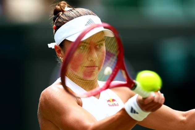 Iva Jovic during her fourth round match Wimbledon Tennis Championships, Day 7, The All England Lawn Tennis and Croquet Club, London, UK - 05 Jul 2026London The All England Lawn Tennis and United Kingdom  Copyright: xJamesxMarsh Shutterstockx 16976811r