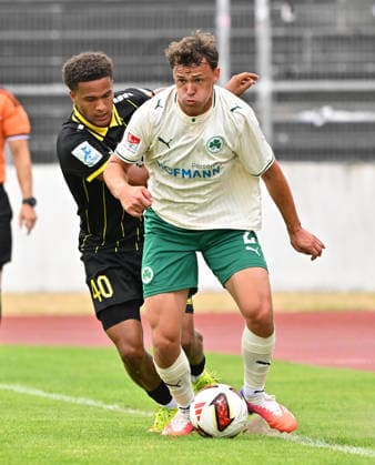 05.07.2026 - Fussball - Saison 2026 2027 - Testspiel Freundschaftsspiel - SpVgg Bayreuth - SpVgg Greuther Fürth ( Kleeblatt ) - - Sportfoto Zink MeZi - xmexzix - regulations prohibit any use of photographs as image sequences and or quasi-video - only for editorial use - Micah Ham (40,SpVgg Bayreuth ) Lukas Reich (2, SpVgg Greuther Fürth, rechts ) *** July 5, 2026 Soccer Season 2026–2027 Exhibition Match Friendly Match SpVgg Bayreuth SpVgg Greuther Fürth Kleeblatt Sports Photo Zink MeZi xmexzix Regulations prohibit any use of photographs as image sequences and or quasi-video; for editorial use only Micah Ham 40, SpVgg Bayreuth Lukas Reich 2, SpVgg Greuther Fürth, right
