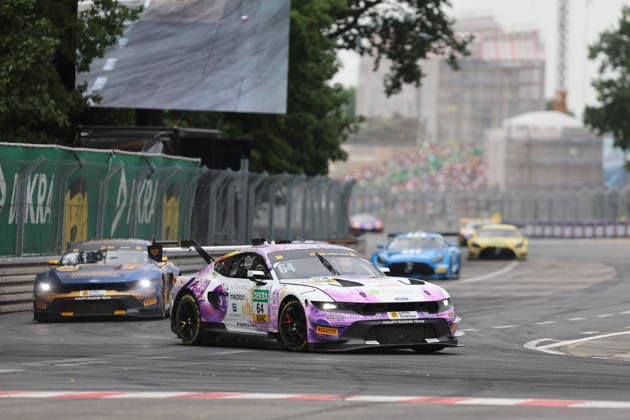 Nürnberg, Deutschland 03. - 05. Juli 2026: DTM - 2026 - Norisring - Sonntag Rennen 2 Im Bild: Finn Wiebelhaus (GER 64) vor HRT Ford Mustang Teamkollege Arjun Maini (IND 36) Norisring Bayern *** Nuremberg, Germany, July 3–5, 2026, DTM 2026 Norisring, Sunday, Race 2. Pictured: Finn Wiebelhaus (GER) 64 ahead of his HRT Ford Mustang teammate Arjun Maini (IND) 36 at the Norisring in Bavaria Copyright: xFotostandx xFabianxWernerx