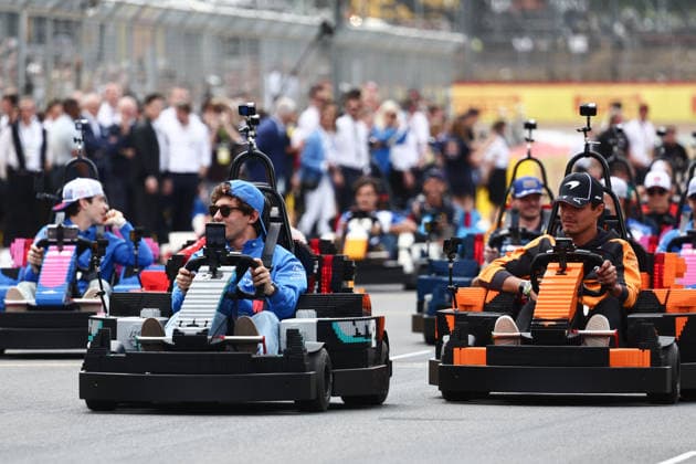 F1 British Grand Prix 2026 Andrea Kimi Antonelli of Mercedes and Lando Norris of McLaren drive Lego karts during the drivers parade ahead of the Formula 1 British Grand Prix at Silverstone Circuit in Northampton, Great Britain on July 5, 2026. Northampton United Kingdom  Copyright: xJakubxPorzyckix originalFilename:porzycki-f1britis260705_np0B0.jpg