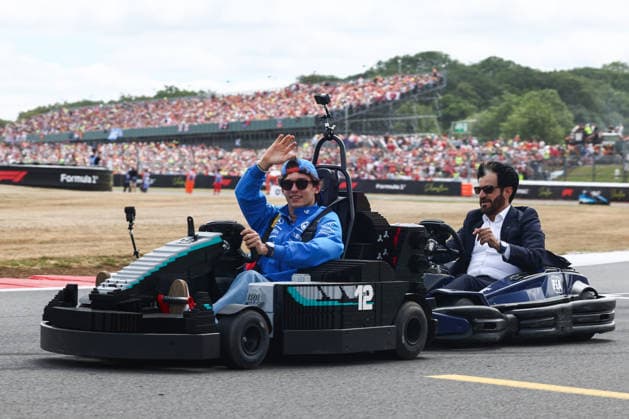 F1 British Grand Prix 2026 Andrea Kimi Antonelli of Mercedes and Mohammed Ben Sulayem drive Lego karts during the drivers parade ahead of the Formula 1 British Grand Prix at Silverstone Circuit in Northampton, Great Britain on July 5, 2026. Northampton United Kingdom  Copyright: xJakubxPorzyckix originalFilename:porzycki-f1britis260705_npYAX.jpg