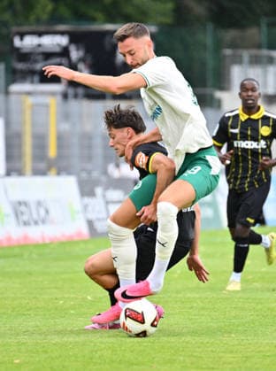 05.07.2026 - Fussball - Saison 2026 2027 - Testspiel Freundschaftsspiel - SpVgg Bayreuth - SpVgg Greuther Fürth ( Kleeblatt ) - - Sportfoto Zink - xwoxzix - regulations prohibit any use of photographs as image sequences and or quasi-video - only for editorial use - Felix Higl (18, SpVgg Greuther Fürth ) Kurt Pestel (20, SpVgg Bayreuth ) *** July 5, 2026 Soccer Season 2026–2027 Exhibition Match Friendly Match SpVgg Bayreuth SpVgg Greuther Fürth Kleeblatt Sports Photo Zink xwoxzix Regulations prohibit any use of photographs as image sequences and or quasi-video; for editorial use only. Felix Higl 18, SpVgg Greuther Fürth Kurt Pestel 20, SpVgg Bayreuth