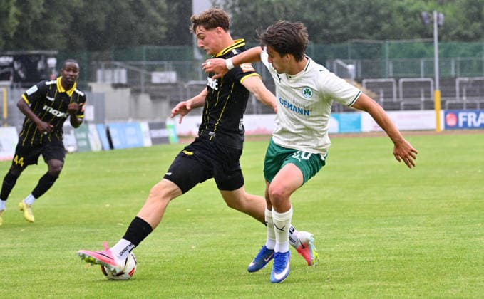 05.07.2026 - Fussball - Saison 2026 2027 - Testspiel Freundschaftsspiel - SpVgg Bayreuth - SpVgg Greuther Fürth ( Kleeblatt ) - - Sportfoto Zink - xwoxzix - regulations prohibit any use of photographs as image sequences and or quasi-video - only for editorial use - Felix Schäffner (4, SpVgg Bayreuth ) Leander Popp (20, SpVgg Greuther Fürth ) *** July 5, 2026 Soccer Season 2026–2027 Exhibition Match Friendly Match SpVgg Bayreuth SpVgg Greuther Fürth Kleeblatt Sports Photo Zink xwoxzix Regulations prohibit any use of photographs as image sequences and or quasi-video; for editorial use only. Felix Schäffner 4, SpVgg Bayreuth; Leander Popp 20, SpVgg Greuther Fürth