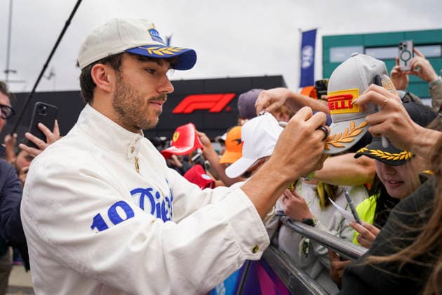 FORMULA ONE BRITISH GRAND PRIX 2026 Pierre Gasly 10 (FRA) Alpine arriving for race day during the Formula 1 Pirelli British Grand Prix 2026, 9th round of the 2026 Formula 1 World Championship, WM, Weltmeisterschaft from 3rd - 5th July, 2026 at the Silverstone Circuit, Silverstone, England. Credit: Robbie Hoad Every Second Media Editorial use only. All images are copyright Every Second Media Limited. No images may be reproduced without prior permission. Copyright: xIMAGO EveryxSecondxMediax ESM-2060-0689 RobbiexHoadx xEveryxSecondxMediax