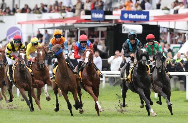 05.07.2026, GER,Reitsport, Rennen 7 Hapag-Lloyd-Rennen, Derby Meeting Hamburg - Galopprennen, Hamburger Renn-Club e.V., Galopprennbahn Hamburg Horn, Hamburg Feature Impressionen Rennen 7 Hapag-Lloyd-Rennenerste Kurve vl. La Spezia ( 04) geritten von Leon Wolff, Ajaxania (IRE) ( 07) geritten von Benjamin Marie, Horwart ( 09) geritten von Jack Mitchell, Night Session ( 01) geritten von Rene Piechulek und Annavera ( 12) geritten von Michal Abik *** July 5, 2026, GER, Equestrian Sports, Race 7 Hapag Lloyd Race, Derby Meeting Hamburg Horse Racing, Hamburger Renn Club e.V., Hamburg Horn Racetrack, Hamburg Feature Highlights Race 7 Hapag Lloyd Race—first turn, La Spezia 04 ridden by Leon Wolff, Ajaxania IRE 07 ridden by Benjamin Marie, Horwart 09 ridden by Jack Mitchell, Night Session 01 ridden by Rene Piechulek, and Annavera 12 ridden by Michal Abik nordphotoxGmbHx xTauchnitz nph00059