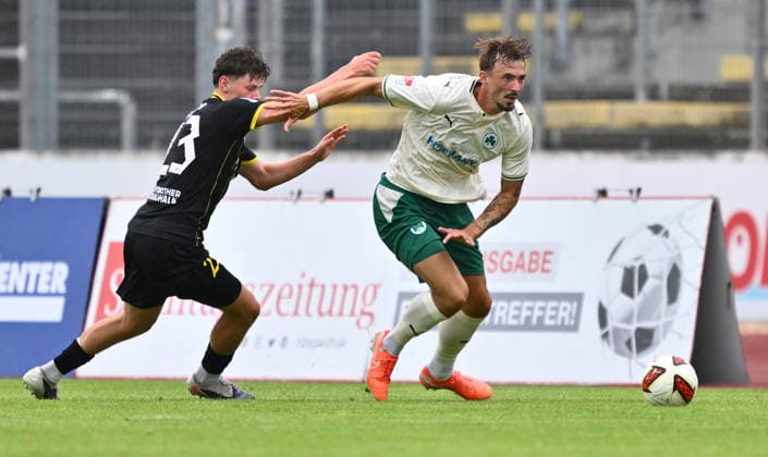 05.07.2026 - Fussball - Saison 2026 2027 - Testspiel Freundschaftsspiel - SpVgg Bayreuth - SpVgg Greuther Fürth ( Kleeblatt ) - - Sportfoto Zink - xwoxzix - regulations prohibit any use of photographs as image sequences and or quasi-video - only for editorial use - Louis Stöcker (23, SpVgg Bayreuth ) Noah König (17, SpVgg Greuther Fürth ) *** July 5, 2026 Soccer Season 2026–2027 Exhibition Match Friendly Match SpVgg Bayreuth SpVgg Greuther Fürth Kleeblatt Sports Photo Zink xwoxzix Regulations prohibit any use of photographs as image sequences and or quasi-video; for editorial use only. Louis Stöcker 23, SpVgg Bayreuth; Noah König 17, SpVgg Greuther Fürth