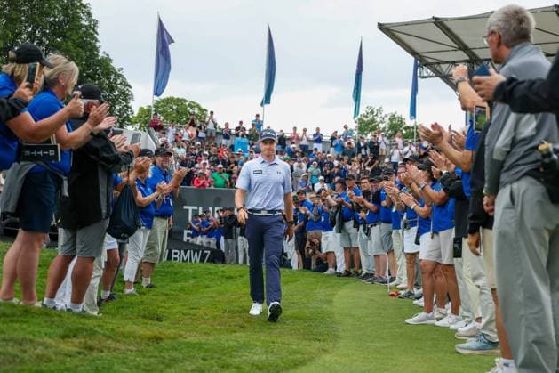 Winner der 37. BMW International Open, Michael Hollick (RSA) kommt zur Siegerehrung, 37. BMW International Open 2026, Golf, DP World Tour, Herren, Finale, 05.07.2026 Eichenried Bayern Deutschland *** Michael Hollick (RSA), winner of the 37th BMW International Open, arrives at the awards ceremony, 37th BMW International Open 2026, Golf, DP World Tour, Men s, Final, July 5, 2026, Eichenried, Bavaria, Germany Copyright: xkolbert-press ChristianxKolbertx