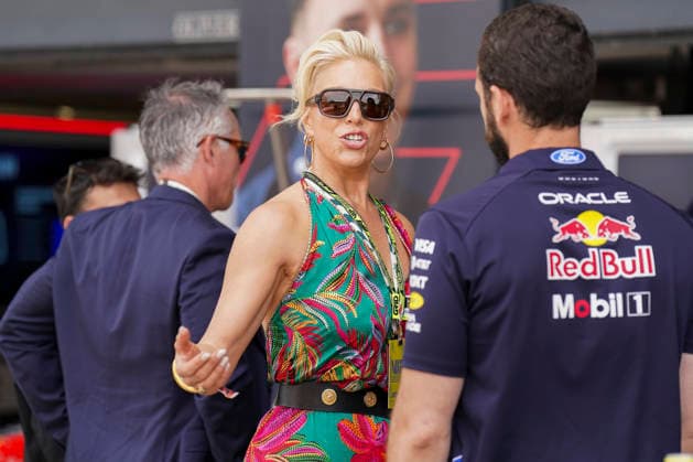 FORMULA ONE BRITISH GRAND PRIX 2026 Hannah Waddingham (Actor and Singer) during the Formula 1 Pirelli British Grand Prix 2026, 9th round of the 2026 Formula 1 World Championship, WM, Weltmeisterschaft from 3rd - 5th July, 2026 at the Silverstone Circuit, Silverstone, England. Credit: Robbie Hoad Every Second Media Editorial use only. All images are copyright Every Second Media Limited. No images may be reproduced without prior permission. Copyright: xIMAGO EveryxSecondxMediax ESM-2060-0713 RobbiexHoadx xEveryxSecondxMediax