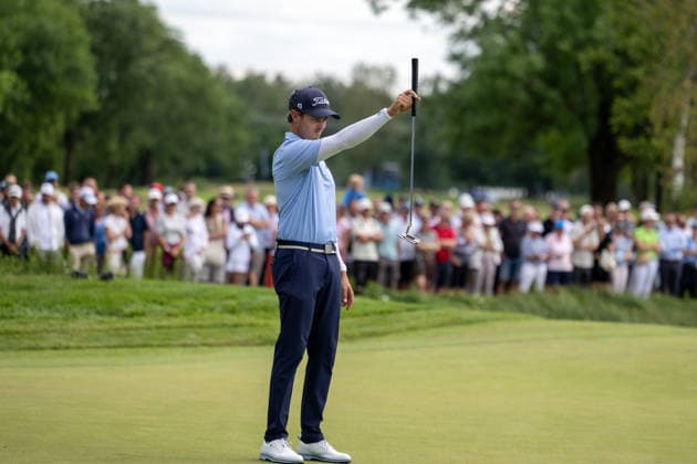 Michael Hollick (RSA) prüft die Putlinie genau, den er weiss, wenn er trifft ist er der Sieger 2026. xettx, Deutschland, Muenchen, 05.07.2026, Golf, 37. BMW International Open, 2026, Round 4, DP World Tour, Golfclub Muenchen Eichenried *** Michael Hollick RSA carefully studies the putt line, knowing that if he makes it, he’ll be the 2026 champion xettx, Germany, Munich, July 5, 2026, Golf, 37th BMW International Open, 2026, Round 4, DP World Tour, Munich Eichenried Golf Club