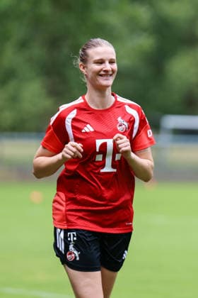 Angebot: 1. FC Köln Frauen, Auftakttraining, 05.07.2026 Anna-Lena Stolze (1. FC Köln, 7) Auftakttraining der Frauen des 1. FC Köln zur Saison 2026 27 der 1. Frauen Fussball Bundesliga, Trainingsgelände am Geißbockheim, Köln, 05.07.2026 DFL DFB regulations prohibit any use of photographs as image sequences and or quasi-video. *** 1 FC Köln Women, First Training Session of the Season, July 5, 2026 Anna Lena Stolze 1 FC Köln, 7 First training session of the 1 FC Köln women’s team for the 2026–27 season of the Women’s Bundesliga, training grounds at Geißbockheim, Cologne, July 5, 2026 DFL DFB regulations prohibit any use of photographs as image sequences and or quasi-video Copyright: xBEAUTIFULxSPORTS Freisenx