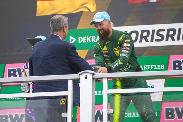 05.07.2026 - Motorsport - Rennwochenende Norisring Nürnberg 2026 - Internationales ADAC Norisring Speedweekend - DCDE - xdcxdex - DTM - Markus Söder bei der Pokal-Übergabe an Nicki Thiim (Comtoyou Racing, Aston Martin) *** July 5, 2026 Motorsport Race Weekend at the Norisring, Nuremberg 2026 International ADAC Norisring Speed Weekend DCDE xdcxdex DTM Markus Söder presenting the trophy to Nicki Thiim of Comtoyou Racing, Aston Martin