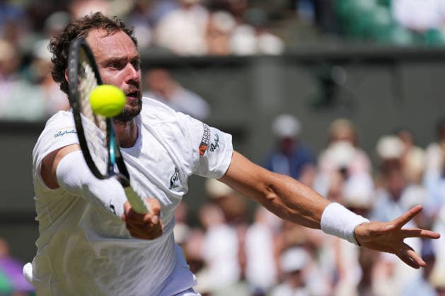 2026-07-05 The Championships - Wimbledon 2026 - Day Seven LONDON, UNITED KINGDOM - JULY 5: Roman Safiullin of Russia during Day Seven of the The Championships - Wimbledon 2026 at All England Lawn Tennis and Croquet Club on July 5, 2026 in London, England. (Photo by Marleen Fouchier BSR Agency) London United Kingdom Content not available for redistribution in The Netherlands directly or indirectly through any third parties. Copyright: xBSRxAgencyx