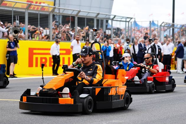 F1 - BRITISH GRAND PRIX 2026 01 NORRIS Lando (gbr), McLaren F1 Team MCL40, drives A lego Minicar on the drivers parade prior the Formula 1 British Grand Prix 2026, 9th round of the 2026 Formula One World Championship, WM, Weltmeisterschaft from July 3 to 5, 2026 on the Silverstone Circuit, in Silverstone, United Kingdom - SilverstoneUnited Kingdom  Copyright: xDPPIx