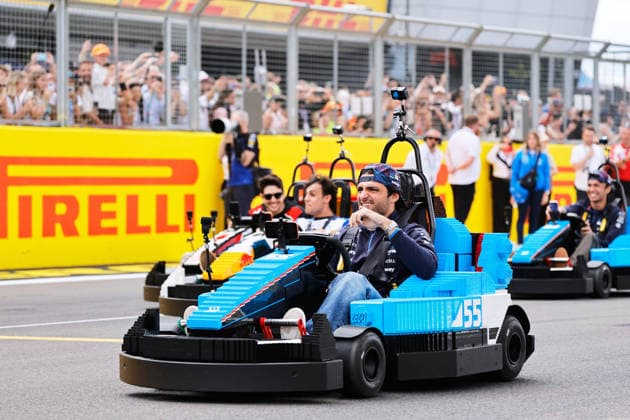 F1 - BRITISH GRAND PRIX 2026 55 SAINZ Carlos (spa), Williams Racing FW48, action drives A lego Minicar on the drivers parade prior the Formula 1 British Grand Prix 2026, 9th round of the 2026 Formula One World Championship, WM, Weltmeisterschaft from July 3 to 5, 2026 on the Silverstone Circuit, in Silverstone, United Kingdom - SilverstoneUnited Kingdom  Copyright: xDPPIx