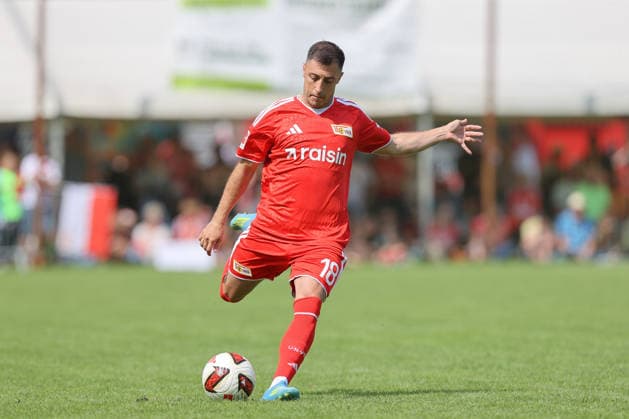 05.07.2026, xtgx, Fussball Testspiel, SV Grün-Weiß Lübben - 1. FC Union Berlin emspor, v.l. Josip Juranovic (Union Berlin, 18) Freisteller, Einzelbild, Ganzkoerper, single frame (DFL DFB REGULATIONS PROHIBIT ANY USE OF PHOTOGRAPHS as IMAGE SEQUENCES and or QUASI-VIDEO) Lübben *** July 5, 2026, xtgx, soccer exhibition match, SV Grün Weiß Lübben vs. FC Union Berlin emspor, from left: Josip Juranovic (Union Berlin), 18 cutouts, single frame, Full-body, single frame. DFL and DFB regulations prohibit any use of photographs as image sequences and or quasi-video. Lübben