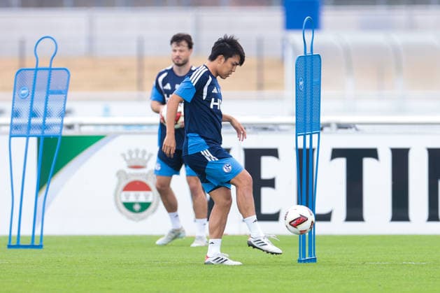 05.07.2026, Fussball, Trainingsauftakt des FC Schalke 04. Satoshi Tanaka (FC Schalke 04). Gelsenkirchen Trainingsgelände FC Schalke 04 NRW Deutschland xRHR-FOTO YYx *** July 5, 2026, Soccer, FC Schalke 04 s first training session of the season Satoshi Tanaka FC Schalke 04 Gelsenkirchen FC Schalke 04 training facility NRW Germany xRHR PHOTO YYx Copyright: RHR-FOTOx RHR-FOTO YY