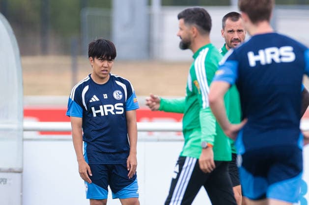 05.07.2026, Fussball, Trainingsauftakt des FC Schalke 04. Satoshi Tanaka (FC Schalke 04). Gelsenkirchen Trainingsgelände FC Schalke 04 NRW Deutschland xRHR-FOTO YYx *** July 5, 2026, Soccer, FC Schalke 04 s first training session of the season Satoshi Tanaka FC Schalke 04 Gelsenkirchen FC Schalke 04 training facility North Rhine-Westphalia, Germany xRHR PHOTO YYx Copyright: RHR-FOTOx RHR-FOTO YY