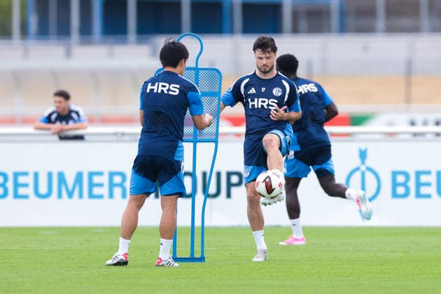 05.07.2026, Fussball, Trainingsauftakt des FC Schalke 04. Adrian Gantenbein (FC Schalke 04). Gelsenkirchen Trainingsgelände FC Schalke 04 NRW Deutschland xRHR-FOTO YYx *** July 5, 2026, Soccer, FC Schalke 04 s first training session of the season Adrian Gantenbein FC Schalke 04 Gelsenkirchen FC Schalke 04 training facility NRW Germany xRHR PHOTO YYx Copyright: RHR-FOTOx RHR-FOTO YY