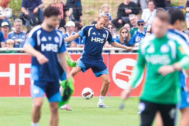 05.07.2026, Fussball, Trainingsauftakt des FC Schalke 04. Timo Becker (FC Schalke 04). Gelsenkirchen Trainingsgelände FC Schalke 04 NRW Deutschland xRHR-FOTO YYx *** July 5, 2026, Soccer, FC Schalke 04 s first training session of the season Timo Becker FC Schalke 04 Gelsenkirchen FC Schalke 04 training facility NRW Germany xRHR PHOTO YYx Copyright: RHR-FOTOx RHR-FOTO YY