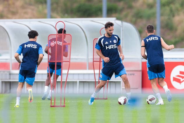 05.07.2026, Fussball, Trainingsauftakt des FC Schalke 04. Kenan Karaman (FC Schalke 04). Gelsenkirchen Trainingsgelände FC Schalke 04 NRW Deutschland xRHR-FOTO YYx *** July 5, 2026, Soccer, FC Schalke 04 s first training session of the season Kenan Karaman FC Schalke 04 Gelsenkirchen FC Schalke 04 training facility North Rhine-Westphalia, Germany xRHR PHOTO YYx Copyright: RHR-FOTOx RHR-FOTO YY