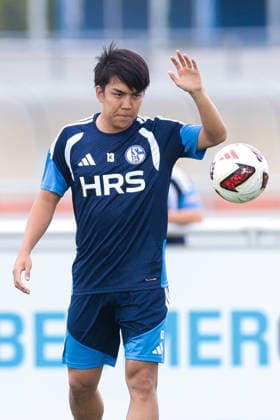 05.07.2026, Fussball, Trainingsauftakt des FC Schalke 04. Satoshi Tanaka (FC Schalke 04). Gelsenkirchen Trainingsgelände FC Schalke 04 NRW Deutschland xRHR-FOTO YYx *** July 5, 2026, Soccer, FC Schalke 04 s first training session of the season Satoshi Tanaka FC Schalke 04 Gelsenkirchen FC Schalke 04 training facility NRW Germany xRHR PHOTO YYx Copyright: RHR-FOTOx RHR-FOTO YY