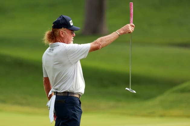 U.S. Senior Open Championship COLUMBUS, OHIO - JULY 5: Miguel Angel JimÃ nez of Spain lines up his putt on the 5th green during the final round of the 46th U.S. Senior Open Championship 2026 at Scioto Country Club in Columbus, Ohio, USA, July 5, 2026. Columbus Ohio United States  Copyright: xAmyxLemusx originalFilename:lemus-ussenior260705_npT6M.jpg