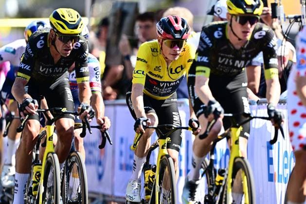 Tour de France 2026 Stage 2 BARCELONA, SPAIN - JULY 05 : Vingegaard Jonas (DEN) of Team Visma Lease a Bike in action during stage 2 of the 113rd edition of Tour de France an UCI World Tour 2.UWT cycling road race stage for Men Elite of 182 km with start in Tarragona and finish in Barcelona on July 5, 2026 in Barcelona, Spain, 05 07 2026 ( Motordriver Kurt Vandenborre - Barcelona Spain  Copyright: xPeterxDexVoechtx
