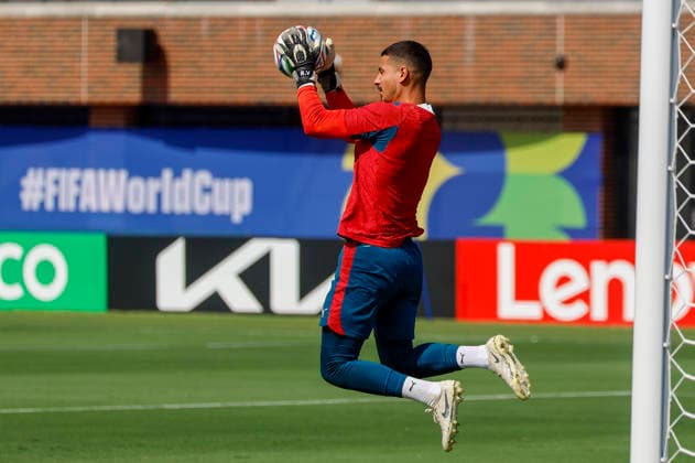 Portugal s Diogo Costa in action during the team s training session in Dallas, USA, 5 July 2026. Portugal training session !ACHTUNG: NUR REDAKTIONELLE NUTZUNG!  Copyright: xMariscalx GRAF1506 20260705-55020808233_1