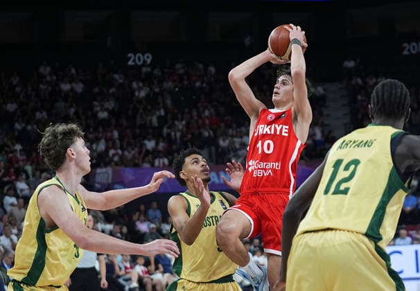 Turkiye v Australia - FIBA U17, U 17 Basketball World Cup ISTANBUL, TURKIYE - JULY 5: Omer Kutluay (10) of Turkiye in action against Antonio Browne (2nd L) of Australia during the FIBA Under-17 Basketball World Cup third-place game between Turkiye and Australiaat the Basketball Development Center in Istanbul, Turkiye, on July 5, 2026. Esra Bilgin Anadolu Istanbul Turkey. Editorial use only. Please get in touch for any other usage.  Copyright: x2026xAnadoluxEsraxBilginx