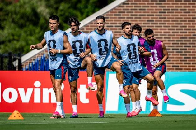 DALLAS - (l-r) Cristiano Ronaldo of Portugal, Franisco Trincao of Portugal, Diogo Dalot of Portugal, Ruben Neves of Portugal during the 2026 World Cup, Portugal training at Washburne Soccer and Track Stadium on July 5, 2026 in Dallas, United States. (Photo by Stefan Koops EYE4IMAGES DeFodi Images) - *** DALLAS l Cristiano Ronaldo of Portugal, Francisco Trincão of Portugal, Diogo Dalot of Portugal, and Ruben Neves of Portugal during the 2026 World Cup, as the Portuguese national team trains at Washburne Soccer and Track Stadium on July 5, 2026 in Dallas, United States. Photo by Stefan Koops EYE4IMAGES DeFodi Images