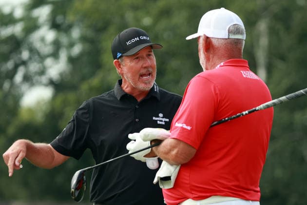U.S. Senior Open Championship COLUMBUS, OHIO - JULY 5: Paul Stankowski of Texas (left) talks with Darren Clarke of Northern Ireland (right) at the 6th tee during the final round of the 46th U.S. Senior Open Championship 2026 at Scioto Country Club in Columbus, Ohio, USA, July 5, 2026. Columbus Ohio United States  Copyright: xAmyxLemusx originalFilename:lemus-ussenior260705_npEw5.jpg